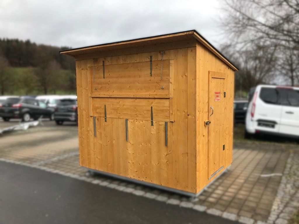 Markthuette klein mit geschlossener Ausgabeklappe