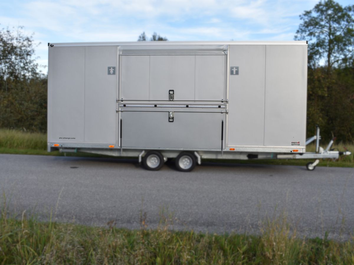 Toilettenwagen EBE WC 98 geschlossen von der Laengsseite